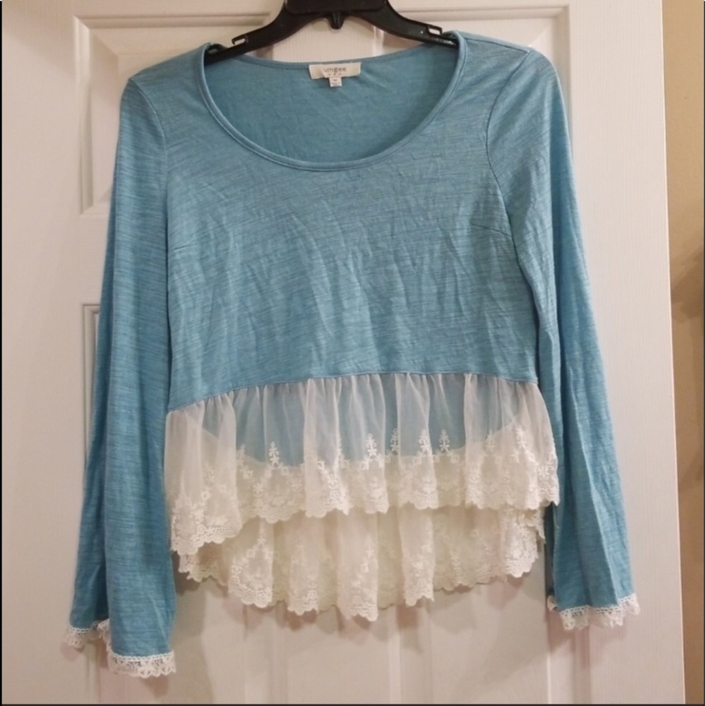 $⬇️ Umgee long sleeve crop top lace